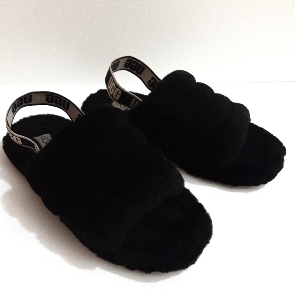 ❤❤❤UGG SLIPPER SIZE 6❤❤❤